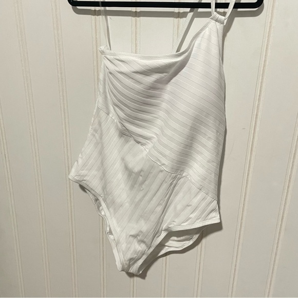 LA BLANCA Linea Costa Lace Back One Shoulder One Piece NEW -865 - Picture 3 of 11